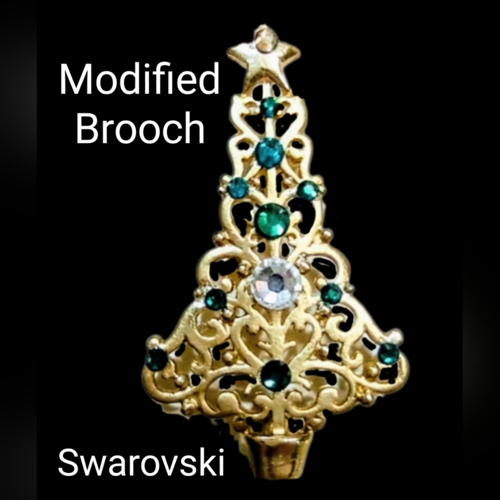 Gold Christmas Tree Brooch